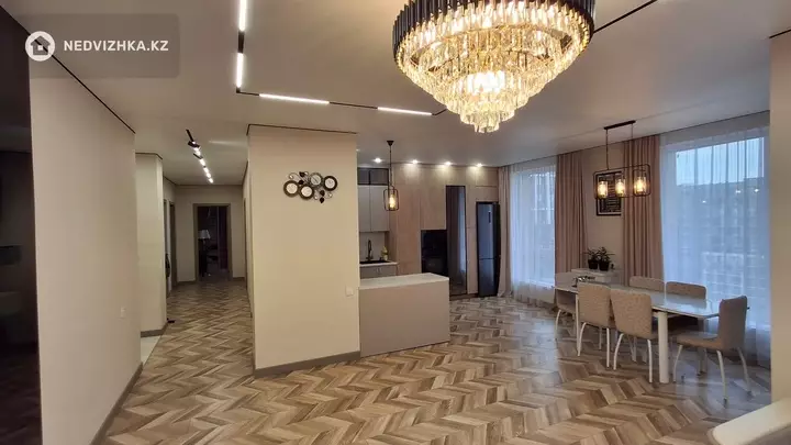 4-комнатная квартира, этаж 12 из 17, 135 м², фотография 5