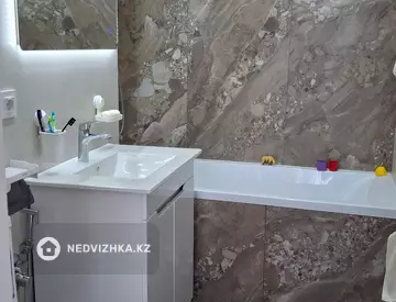 4-комнатная квартира, этаж 12 из 17, 135 м²