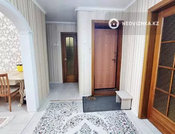 4-комнатная квартира, этаж 2 из 5, 82 м²