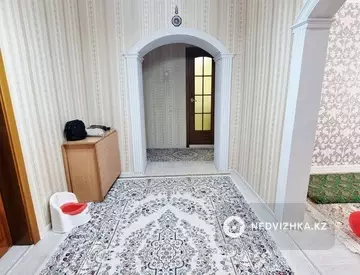 4-комнатная квартира, этаж 2 из 5, 82 м²