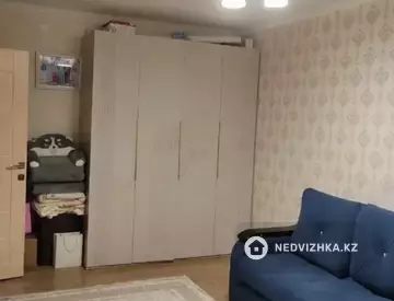 3-комнатная квартира, этаж 1 из 9, 75 м², миниатюра 2
