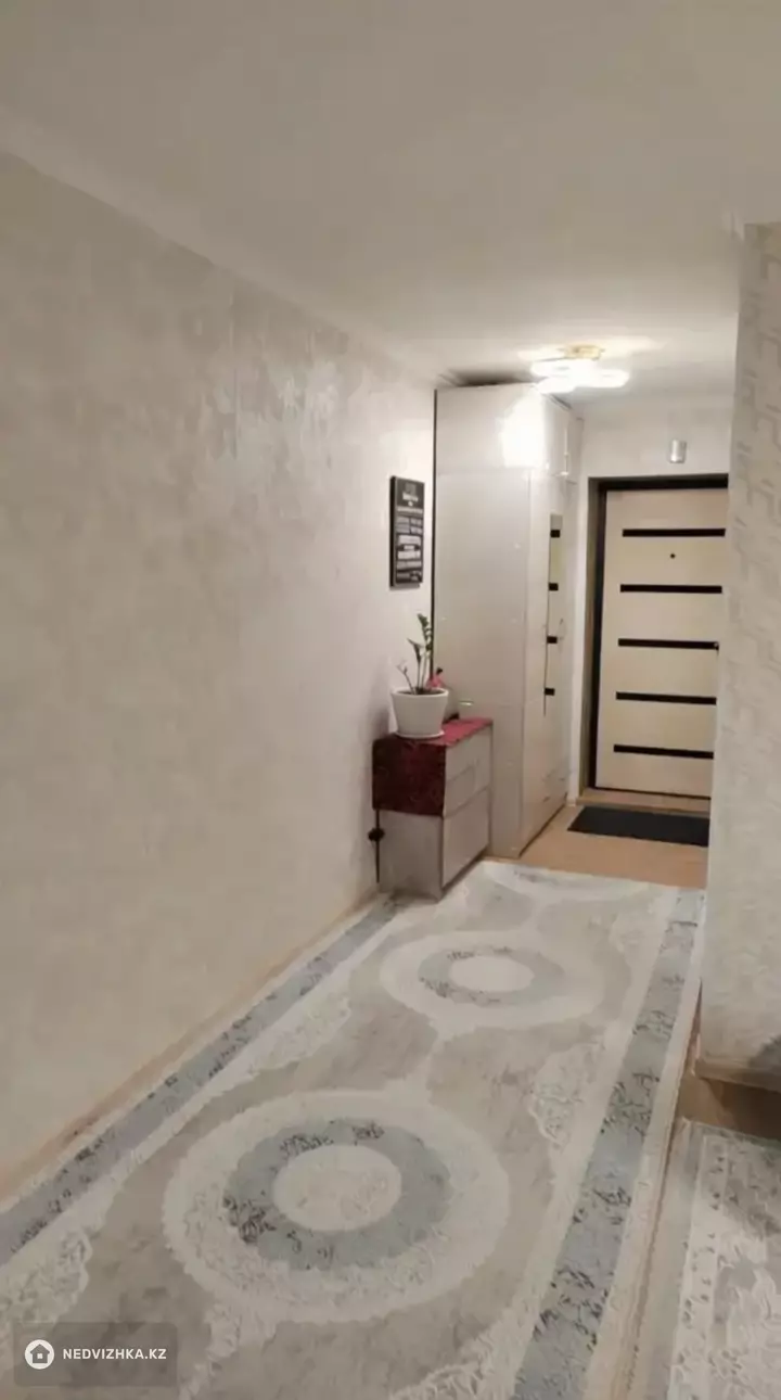 3-комнатная квартира, этаж 1 из 9, 75 м², фотография 4