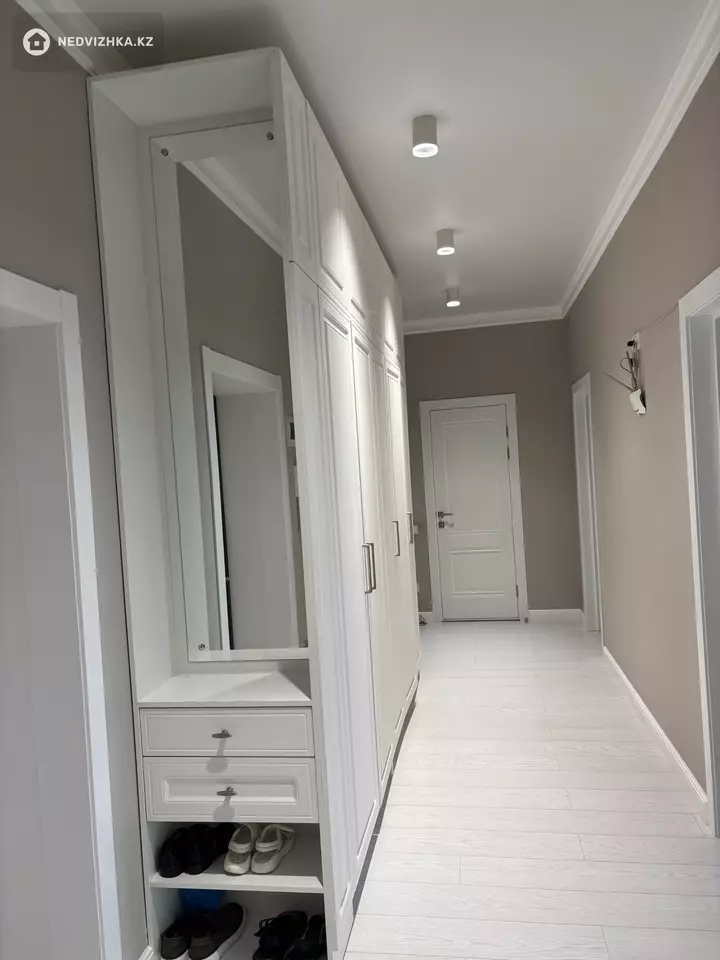 3-комнатная квартира, этаж 2 из 4, 96 м², фотография 2