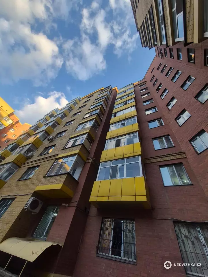 3-комнатная квартира, этаж 8 из 9, 98 м², фотография 2