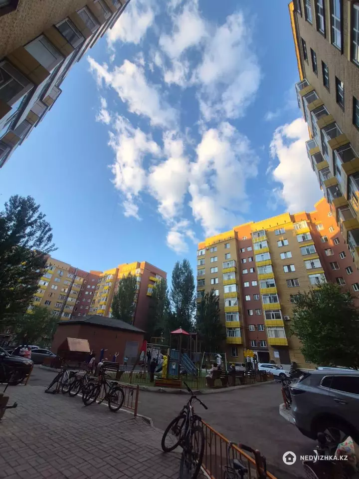 3-комнатная квартира, этаж 8 из 9, 98 м²