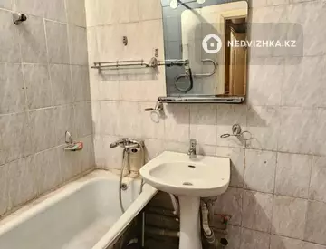 3-комнатная квартира, этаж 1 из 9, 72 м², миниатюра 12