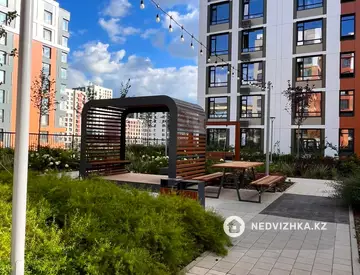 3-комнатная квартира, этаж 8 из 9, 86 м², миниатюра 1