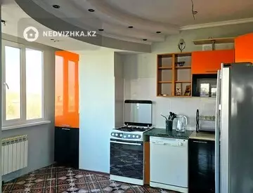 4-комнатная квартира, этаж 5 из 5, 100 м², На длительный срок