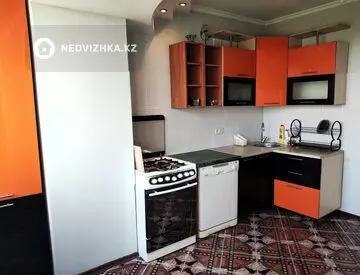 4-комнатная квартира, этаж 5 из 5, 100 м², На длительный срок