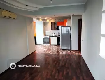 4-комнатная квартира, этаж 5 из 5, 100 м², На длительный срок