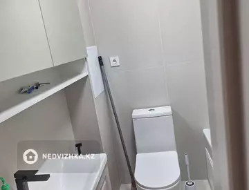 2-комнатная квартира, этаж 10 из 12, 67 м², миниатюра 5