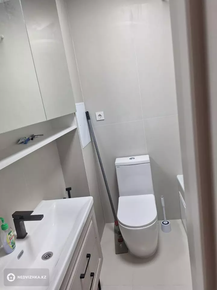 2-комнатная квартира, этаж 10 из 12, 67 м², фотография 5