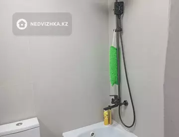 2-комнатная квартира, этаж 10 из 12, 67 м², миниатюра 2