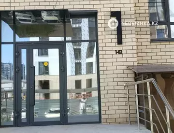 1-комнатная квартира, этаж 1 из 9, 39 м²