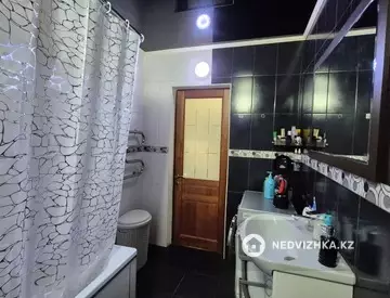 2-комнатная квартира, этаж 3 из 3, 39 м²