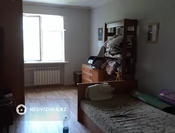 2-комнатная квартира, этаж 4 из 4, 48 м², На длительный срок
