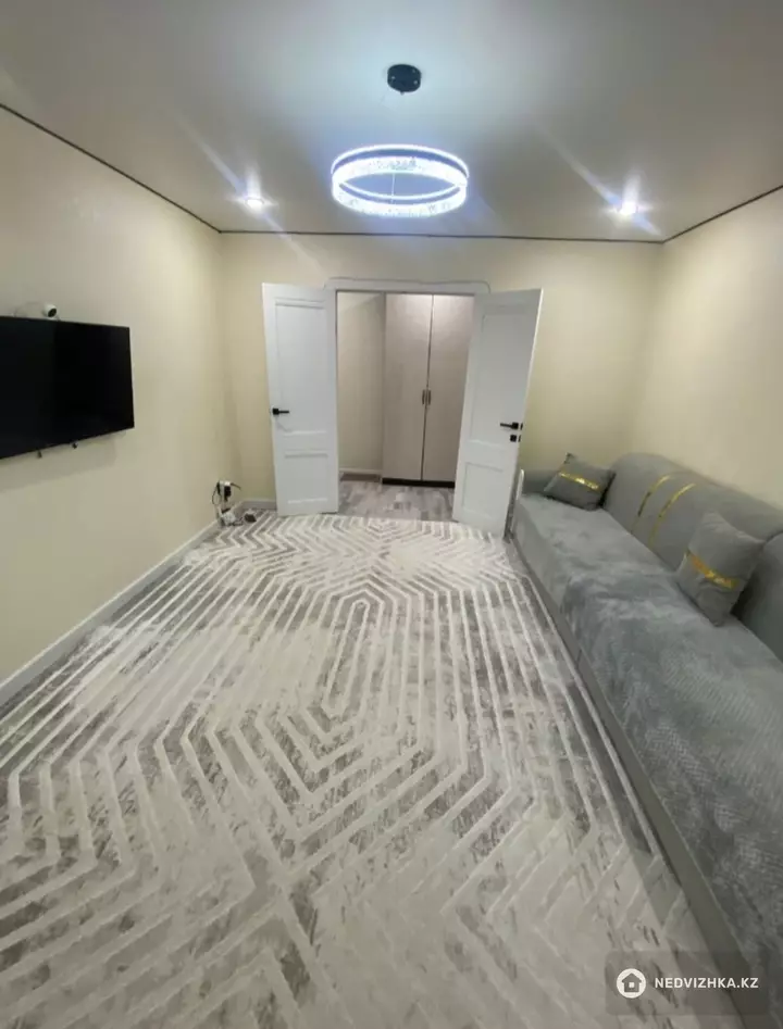 2-комнатная квартира, этаж 5 из 9, 53 м², фотография 2