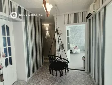 3-комнатная квартира, этаж 3 из 5, 70 м²