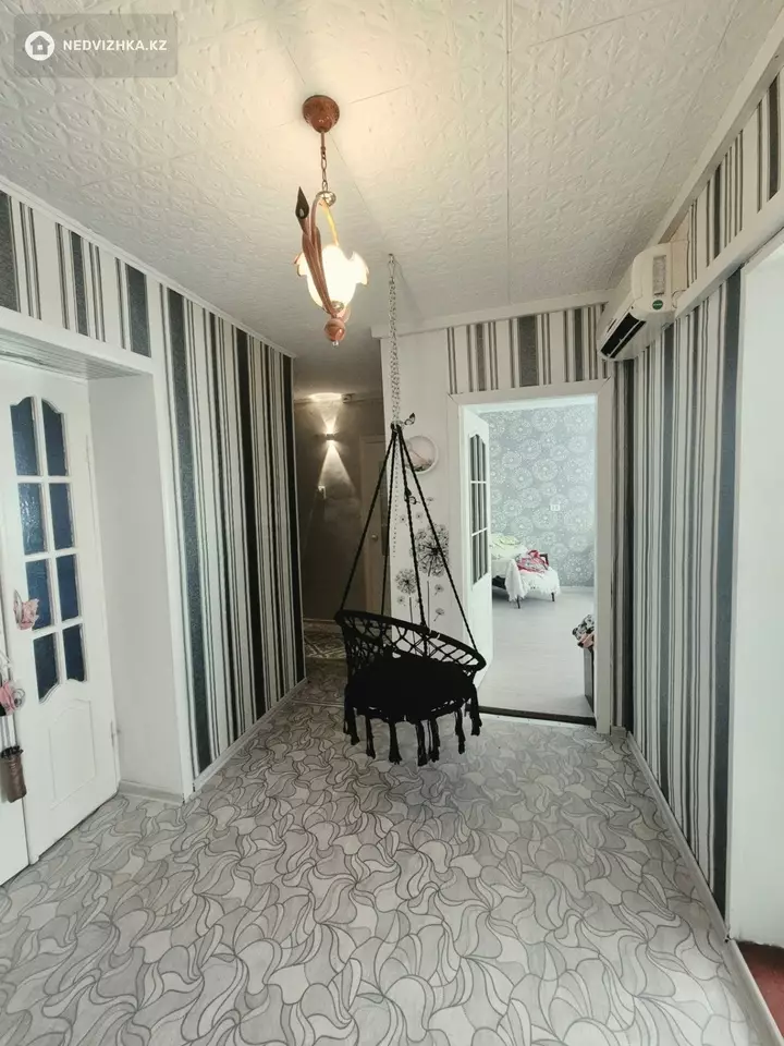 3-комнатная квартира, этаж 3 из 5, 70 м², фотография 3