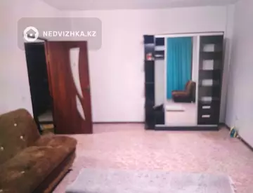 1-комнатная квартира, этаж 4 из 4, 45 м², На длительный срок, миниатюра 2