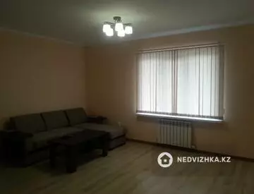 3-комнатная квартира, этаж 2 из 2, 100 м², На длительный срок