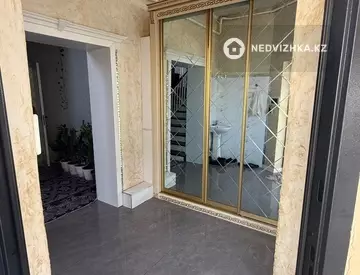 5-комнатный дом, 5.7 соток, 240 м²