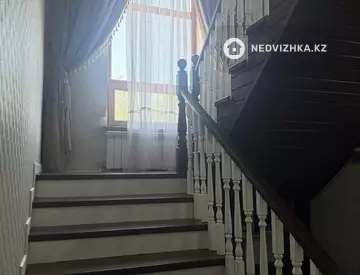 5-комнатный дом, 5.7 соток, 240 м²