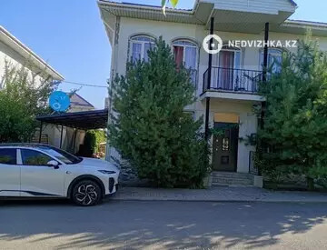 4-комнатный дом, 3.8 соток, 200 м², миниатюра 2