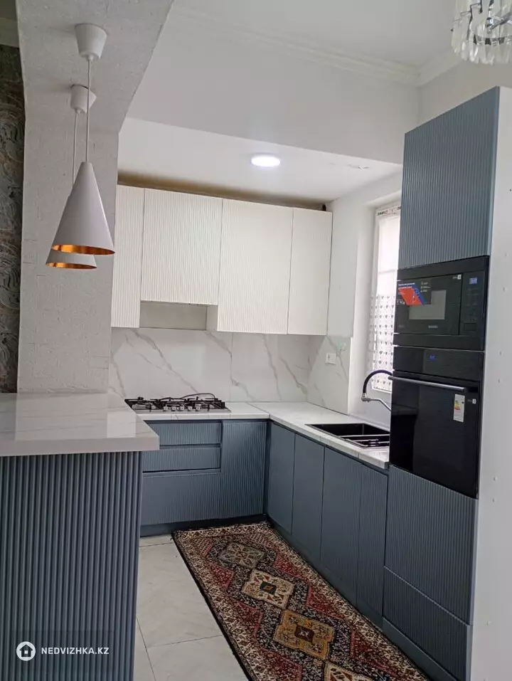 4-комнатный дом, 3.8 соток, 200 м², фотография 5