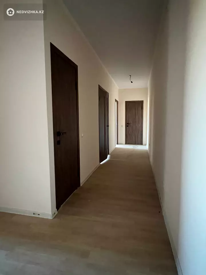 3-комнатная квартира, этаж 1 из 5, 82 м², фотография 3
