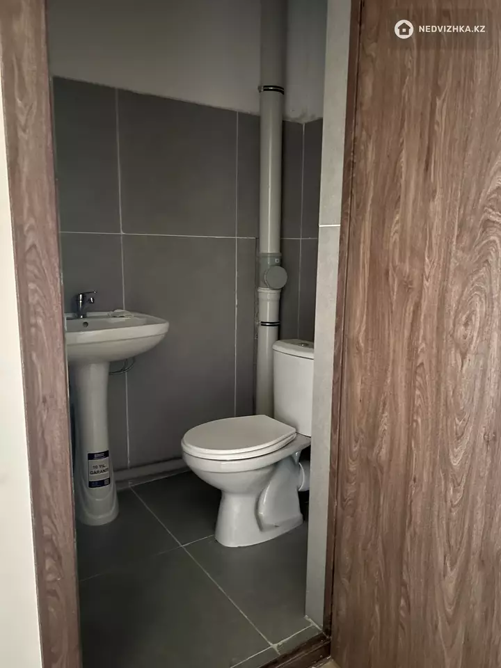 3-комнатная квартира, этаж 1 из 5, 82 м², фотография 5