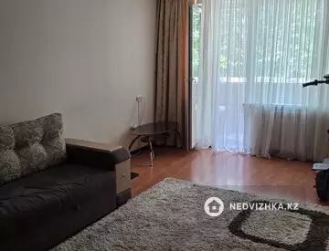 4-комнатная квартира, этаж 4 из 5, 74 м²