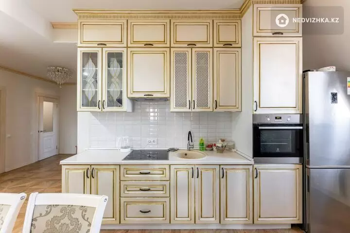 3-комнатная квартира, этаж 8 из 9, 82 м², фотография 5