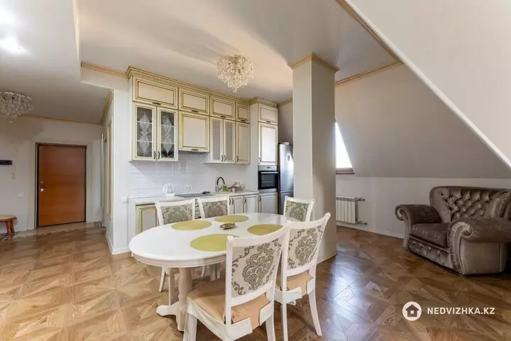 3-комнатная квартира, этаж 8 из 9, 82 м², фотография 3