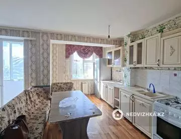 2-комнатная квартира, этаж 6 из 9, 60 м², На длительный срок