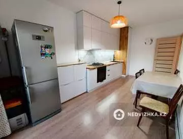 2-комнатная квартира, этаж 1 из 9, 60 м², миниатюра 3
