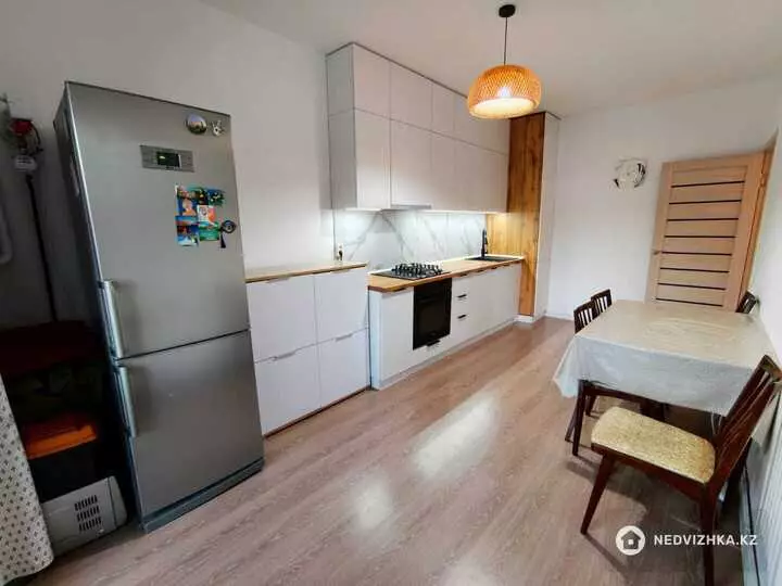 2-комнатная квартира, этаж 1 из 9, 60 м², фотография 3