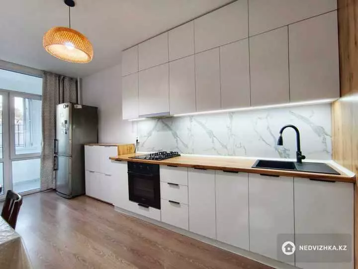 2-комнатная квартира, этаж 1 из 9, 60 м², фотография 5
