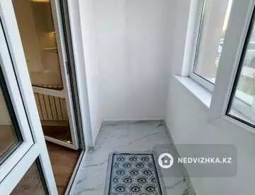 2-комнатная квартира, этаж 1 из 9, 60 м², миниатюра 6