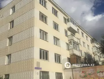 3-комнатная квартира, этаж 2 из 5, 63 м², миниатюра 2