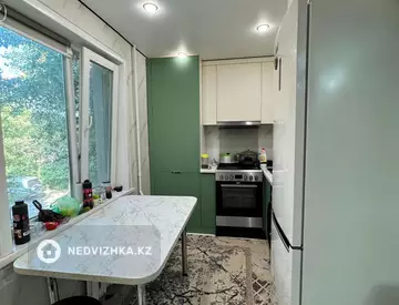 3-комнатная квартира, этаж 2 из 5, 63 м², миниатюра 4
