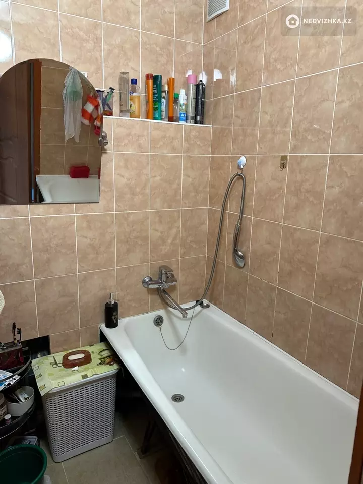 3-комнатная квартира, этаж 5 из 5, 64 м², фотография 4