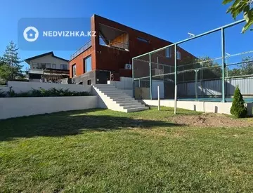 5-комнатный дом, 17 соток, 560 м², На длительный срок