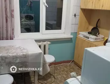 2-комнатная квартира, этаж 3 из 5, 44 м², На длительный срок