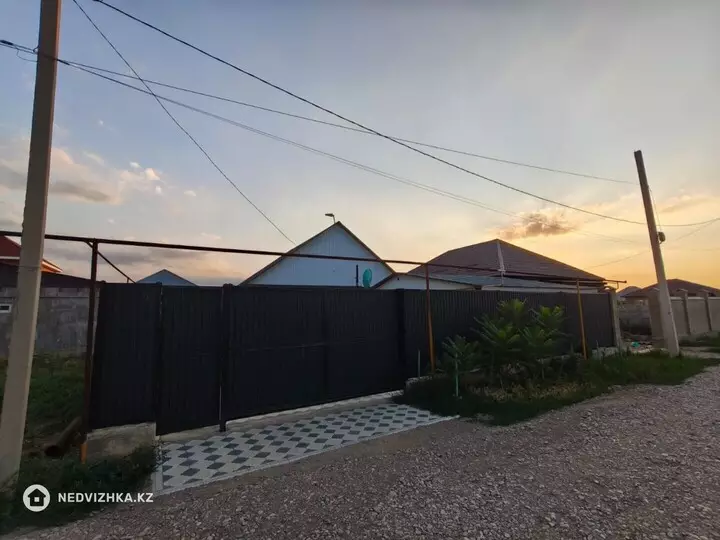 4-комнатный дом, 5 соток, 100 м²