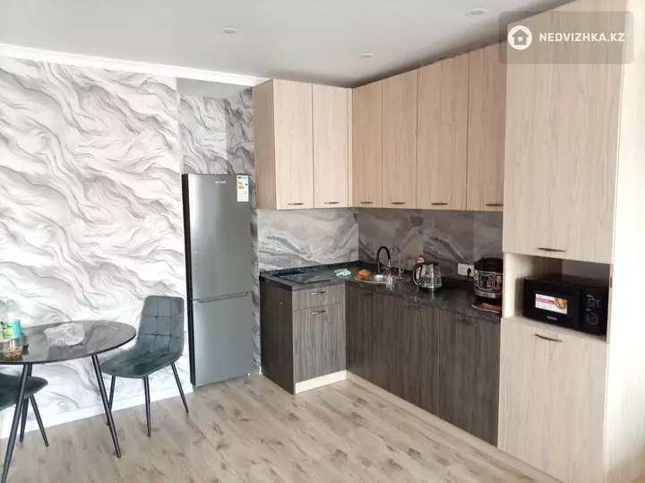 2-комнатная квартира, этаж 6 из 7, 50 м², На длительный срок, фотография 3