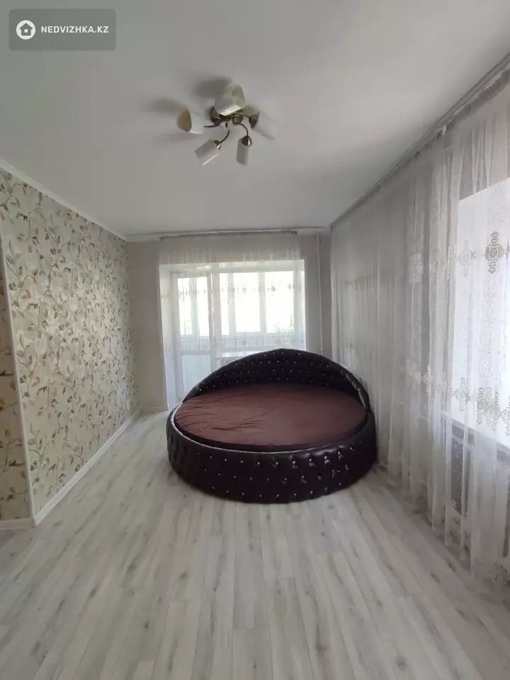 1-комнатная квартира, этаж 4 из 4, 32 м², фотография 3
