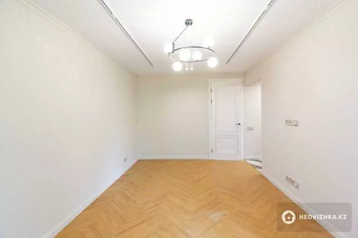 2-комнатная квартира, этаж 5 из 5, 47 м², фотография 3