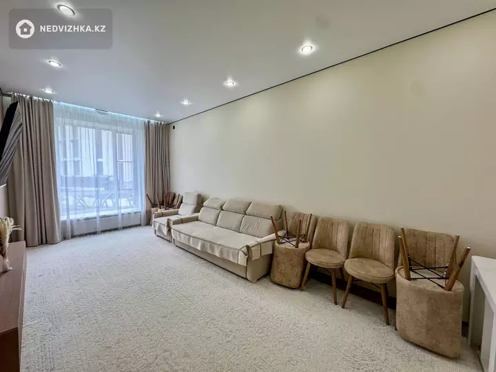 3-комнатная квартира, этаж 3 из 12, 90 м², фотография 5