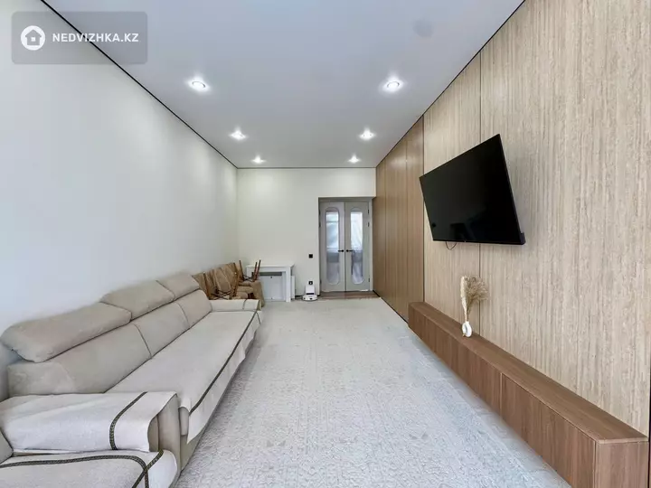 3-комнатная квартира, этаж 3 из 12, 90 м², фотография 4